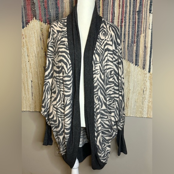 BNWT FirstLove by Lovelyn Zebra-print Open Cardigan - Picture 8 of 9
